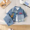Conjunto de Mezclilla Estilo Coreano para Niños Primavera y Otoño, Elegante Conjunto de Tres Piezas de Mezclilla con Dibujos Animados para Niños de 1 a 5 Años, Ropa Moderna y Genial para Bebés Niños