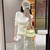 Suéter de tricô estilo coreano com decote V, botões até a metade, mangas compridas para mulheres, novidade primavera 2025, justo na cintura, afina a silhueta, top hot girl
