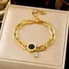 Pulsera de joyería de moda dorada ins para combinar con todo, pulsera de acero de titanio simple de lujo ligero, trébol de cuatro hojas para mujer, transfronteriza