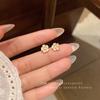 Brincos Pequenos de Pérola Flor de Cerejeira Estilo Ins Femininos Mini Versátil Elegantes Brincos de Fada Estilo Mori Joias de Orelha Frescas