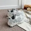 Zapatos Deportivos de Exterior para Niños 2026 Otoño Nuevo Estilo Coreano Moda Casual Suela Suave Antideslizantes Versátiles Zapatos Forrest Gump