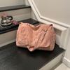 Bolsa de Mão Europeia e Americana com Rebites Transfronteiriça Feminina Outono e Inverno 2025 Nova Bolsa Tote de Couro Macio Grande Capacidade Bolsa de Ombro Único Transversal