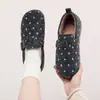 Zapatos Estilo Birkenstock de Felpa con Suela Gruesa y Lunares Personalizados Invierno Punta Redonda Talón de Piel Zapatos de Algodón Moda Cálida Casual para Uso en Exteriores