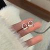 Pendientes de perlas simples de estilo coreano para mujer, diseño de nicho, suaves, ligeros, de lujo, con hebilla para la oreja, de moda, combinables con todo, de alta gama.