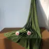 Casa de Chá Estilo Chinês com Texto em Pintura a Tinta, Cortinas de Gaze Poéticas, Preparo do Chá no Fogão, Linda Decoração de Tecido de Fundo Verde, Cortinas Penduradas, Tecido Pendurado no Teto