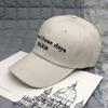 Simples Cor Sólida Lado m Letra Chapéu de Beisebol Primavera e Verão Masculino e Feminino Estilo Coreano Curvado Beiral Chapéu All-match Casual Sunshade Cap