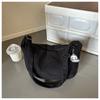 Bolso de tela de nailon para mujer, sencillo, combinable con todo, con correa ancha para el hombro, casual, tipo dumpling, 2023 nuevo estilo coreano, bolso bandolera de moda online Red