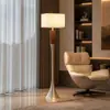 Luminária de chão estilo Bauhaus retrô, adequada para colocação ao lado de um sofá de sala de estar, ideal para pousadas, apartamentos modelo e para criar um ambiente de estilo vintage com iluminação suave