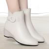 Botas color blanco crema para mujer otoño e invierno 2023, nuevos zapatos de cuero, botas de mujer con forro polar, zapatos de mamá de mediana edad, zapatos acolchados de algodón, botines de cuña