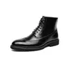 Zapatos de cuero de caña alta con bloques de color extragrandes transfronterizos, botines de cuero de moda retro para hombre, botines Martin brogue de otoño/invierno para hombre, botines con cordones