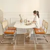 Mesa de comedor de losa de roca estilo crema para apartamento pequeño mesa y sillas de comedor acrílicas suspendidas mesa de comedor de isla ovalada semicircular