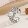 Pulseira de Unha Moda Personalidade Europeia e Americana Conjunto de Anel de Pulseira com Fivela de Cobre de Luxo Leve Totalmente Incrustado com Diamantes Forma de Coração para Mulheres