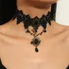 Corrente de clavícula com gola de renda preta gótica transfronteiriça com um toque de alta qualidade, colar gargantilha feminino com pingente de cruz