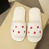 Zapatillas de Invierno para Mujer Nuevas de Punta Abierta Peludas Cómodas Versátiles para el Hogar de Interior Corazón Simples de Piso de Algodón