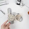 Sandalias Planas para Niñas 2026 Nuevo Estilo de Verano Sandalias Deslizantes de Perlas Antideslizantes para Niñas Chanclas Versátiles Casuales para Exteriores