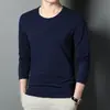 Camisa base lisa para homens, camiseta de manga comprida, camiseta lisa redonda juvenil para homens, camiseta versátil de manga comprida slim fit para outono e inverno para homens