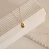 Artículo de moda europeo y americano transfronterizo collar con colgante de candado de 26 letras cadena para el cuello de acero inoxidable para mujer diseño personalizado