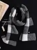 Cachecol Britânico Clássico "Vermelho e Branco" 100% Lã Merino Engrossado Casal Joker Cachecol de Inverno Presente