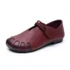 Populares zapatos de mujer estilo étnico retro, nuevo modelo de otoño 2026, zapatos casuales antideslizantes de suela blanda para mujeres de mediana edad y mayores