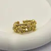 Anillo de Flor de Oro Pequeño de Lujo, Nuevo Modelo 2025, Artesanía Antigua, Deslumbrante Anillo de Flor de Osmanthus Completamente Diamantado, Oro Arenoso Antiguo