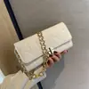 Nova Bolsa Versátil com Textura para Axila da Linha Show para Mulheres, Nova Bolsa de Ombro Feminina com Corrente Moderna e Estilosa, Preta