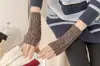 Guantes de Lana Tejida Cálidos de Medio Dedo sin Dedos Estilo Coreano Otoño e Invierno para Mujer Cortos Rombo Lindos Modernos Mangas Falsas