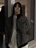 Cárdigan de punto con capucha a rayas y bloques de color estilo Harajuku, una chaqueta juvenil y estilizada con cremallera