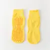 Atacado do Fabricante Meias para Trampolim, Meias Antiderrapantes Pontilhadas, Meias de Chão para Crianças com Logo para Playground, Meias para Pais e Filhos