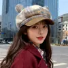 Bonito sombrero octogonal a cuadros con orejas de oso para mujer, otoño e invierno, dulce y casual, nuevo estilo 2026, boina adelgazante para hombre