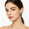 Brincos de Concha de Abalone de Luxo Leve e de Alta Qualidade para Mulheres, Agulha de Prata Retangular Design Retrô de Nicho Versátil e Elegante
