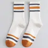 Calcetines de Media Pantorrilla para Primavera y Verano Hombres Modernos de Caña Alta Absorbentes de Sudor y Desodorantes Calcetines Calcetines de Fútbol Celebridad de Internet Súper Populares Calcetines para Hombres