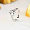 Anillo de moda transfronterizo estilo europeo y americano, diseño circular geométrico con incrustaciones de diamantes, anillo versátil y de alta gama para el dedo índice