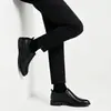 Venta al por mayor y distribución directa de fábrica de zapatos de cuero genuino para hombre de negocios, zapatos de estilo británico, zapatos casuales de cuero, zapatos formales de caballero para hombre