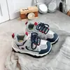 Sapatos Casuais Versáteis da Moda para Meninas Novidades Primavera/Verão 2026 Tênis Esportivos de Corrida com Solado Macio para Crianças Sapatos de Caminhada para Exterior Tendência