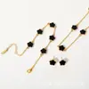 Conjunto de Collar, Pulsera y Pendientes de Trébol de Cinco Hojas de Venta Caliente Transfronteriza Moda Gama Alta Nicho Flor Única Cara Madreperla Joyería