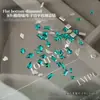 Decoraciones para uñas de fondo plano color esmeralda, diamantes K9 de fondo plano biselados de forma irregular súper brillantes, estilos mixtos de diamantes para uñas color verde oscuro en forma de marquisa