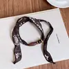 2025 Nuevo Collar de Bufanda de Seda con Flor en la Cintura Color Café para Mujer con Diseño Único, Cadena de Suéter Calentador de Cuello, Accesorio Simple y Elegante