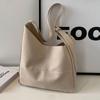 Bolsa de Grande Capacidade para o Dia a Dia para Mulheres 2026 Nova Bolsa Tote Retrô para Mulheres Estilo Ins Bolsa de Ombro Versátil para Mulheres