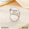 Anillo de moda francés, europeo y americano de alta calidad con microdiamantes y apertura en forma de gota de agua, de acero de titanio y oro de 18 quilates.