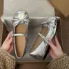 Zapatos de Salón Individuales con Corte Bajo y Lazo 2026 Moda Dulce Estilo Nuevo con Zapatos de Cuero Pequeños Mary Jane para Mujer con Aumento Oculto de Altura de 4 cm para Falda