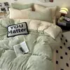 Conjunto Quatro Peças de Veludo Leite Espessado de Inverno Lençóis de Cama Quentes com Forro de Lã Capa de Edredom Veludo para Bebê Cor Lisa Conjunto de Três Peças para Dormitório