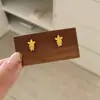 Nuevos Pendientes de Flor Dorado Arena y Plateado para Mujer, Agujas de Plata, Sencillos, Compactos, Amigables con las Orejas, Elegantes y Suaves, Pendientes Versátiles para el Día a Día