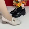 Mocasines para Mujer 2026 Primavera Nuevo Estilo Zapatos de Mujer Más Vendidos Versátiles Estilo Británico Zapatos Pequeños de Cuero Punta Cuadrada Tacón Medio Antideslizantes Zapatos de una Sola Pieza