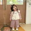 Conjunto de Roupa para Bebê Menina Primavera e Outono Conjunto Fofo de Colete Desenho Animado Colete Camiseta Básica Casual Calça Reta Solta para Bebê