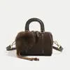 Bolso Cuadrado Pequeño de Mano Casual Simple Estilo Coreano para Mujer Otoño 2025 Nuevo Lujo Accesible Color Contrastante Estilo Extranjero Bolso de Hombro Único Cruzado