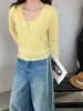 Suéter de Punto Suave Doble Botonadura con Corbata y Cuello en V de Lana Mohair Estilo Coreano Jiangzuo para Mujer Conjunto Nuevo de Dos Piezas para Principios de Primavera 6254