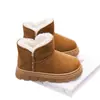 Botas de nieve para niñas botas de algodón para niños 2025 invierno nuevo para niños con felpa extra gruesa cálidas zapatos grandes de algodón cómodos botines cortos