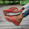 Chanclas de nuevo diseño primavera/verano 2026 para tallas grandes, sandalias casuales de playa, chanclas de cuña estilo europeo y americano para mujer