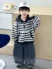 2146 Conjunto de Sudadera con Capucha para Niños 2026 Otoño Nuevo Estilo Coreano Moda Rayas Top y Jeans Conjunto de Dos Piezas