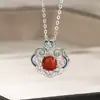Collar con candado Ruyi de plata de ley S925 estilo chino con ágata roja del sur para mujer, colgante de candado de la fortuna esmaltado cloisonné, de alta gama y nicho